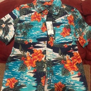 Short sleeve button down boys shirt
